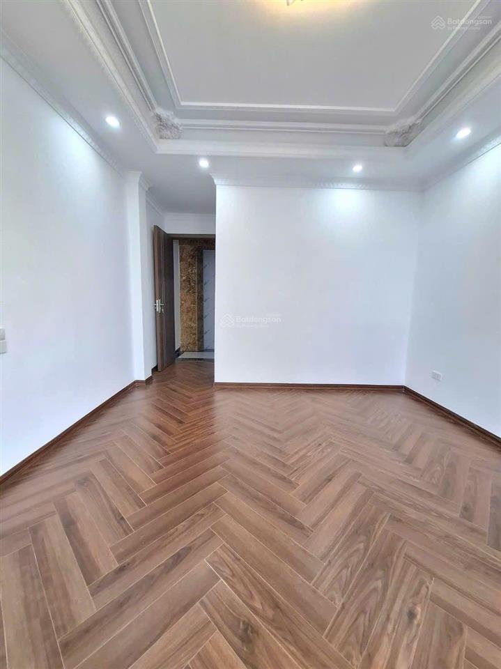 Chỉ hơn 5 tỷ sở hữu nhà mới 5 tầng thang máy tại bát khối  gia lâm