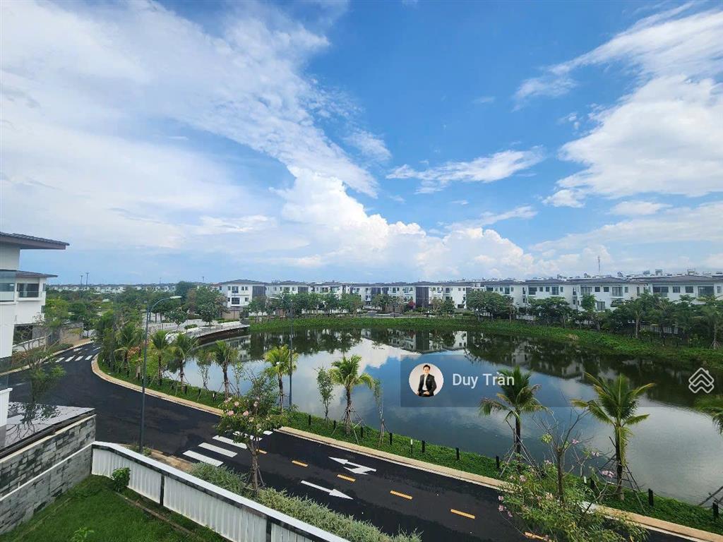 Nhà phố la vida view hồ trực diện cực hiếm giá tốt 8,5 tỷ, chiếm tỉ lệ chưa tới 2% quỹ căn