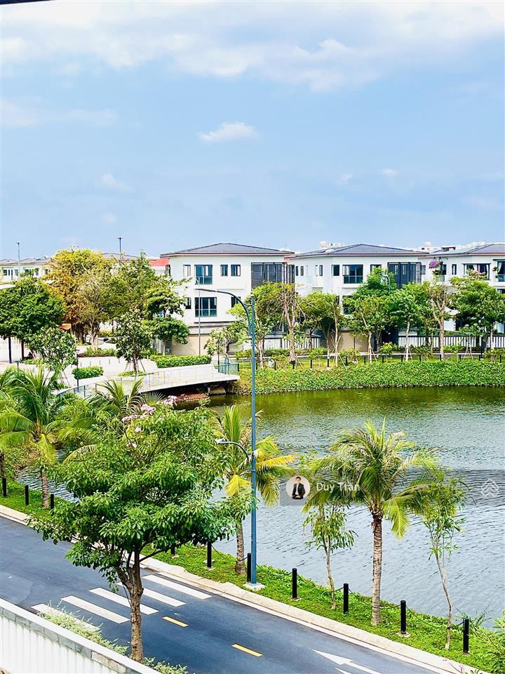 Nhà phố la vida view hồ trực diện cực hiếm giá tốt 8,5 tỷ, chiếm tỉ lệ chưa tới 2% quỹ căn