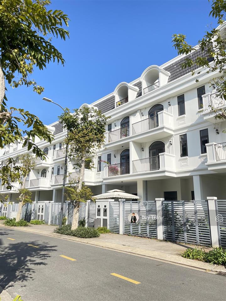 Nhà phố la vida view hồ trực diện cực hiếm giá tốt 8,5 tỷ, chiếm tỉ lệ chưa tới 2% quỹ căn