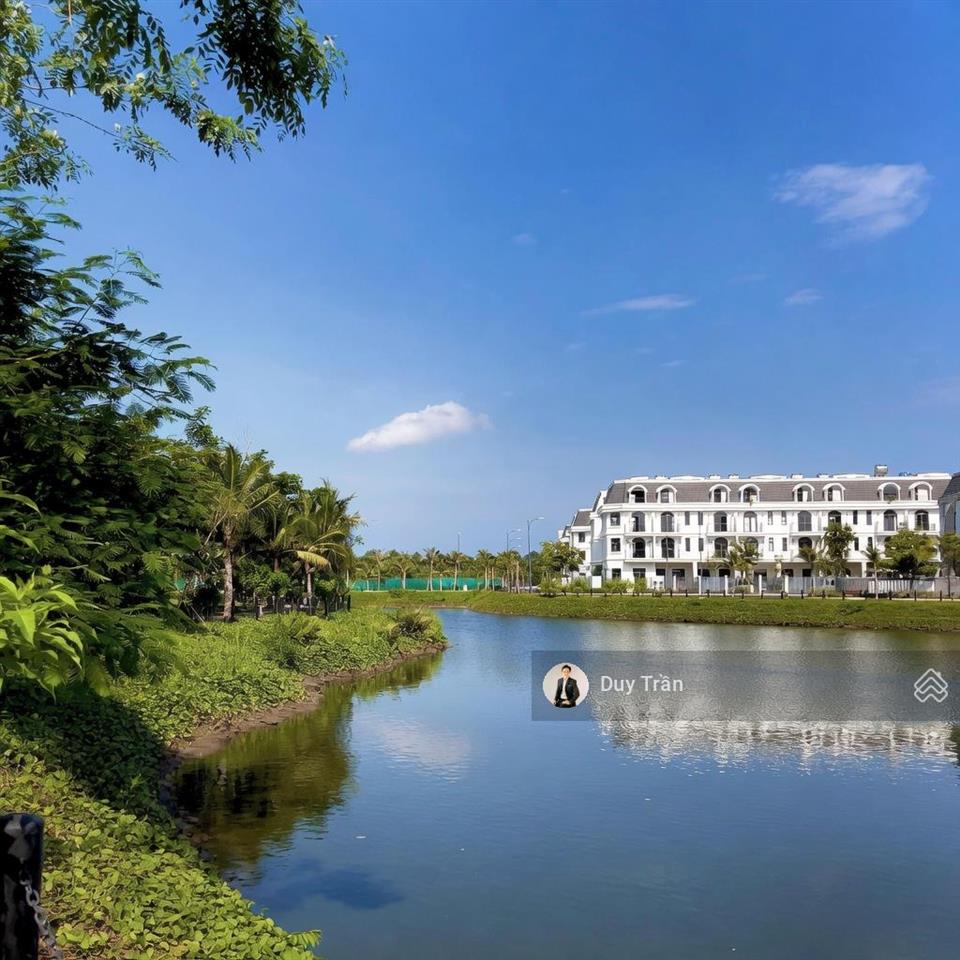 Nhà phố la vida view hồ trực diện cực hiếm giá tốt 8,5 tỷ, chiếm tỉ lệ chưa tới 2% quỹ căn