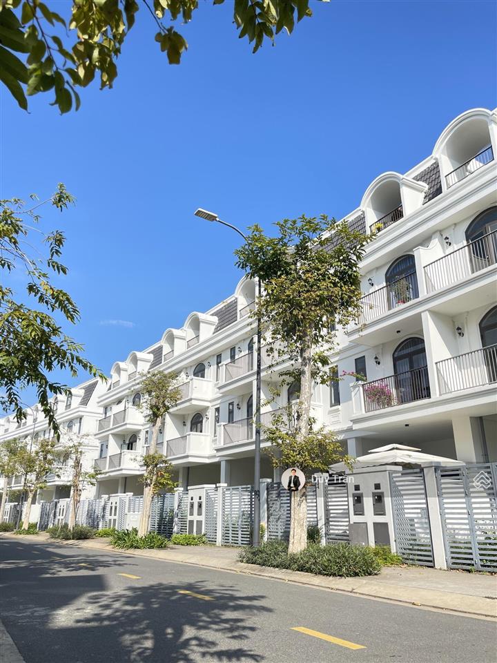Nhà phố la vida view hồ trực diện cực hiếm giá tốt 8,5 tỷ, chiếm tỉ lệ chưa tới 2% quỹ căn