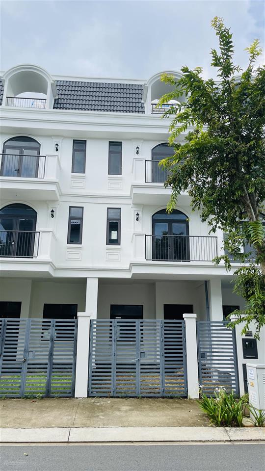 Không phải căn nào ở lavida cũng có vị trí này, ngang 6m, view biệt thự, gần cụm tiện ích, sổ sẵn