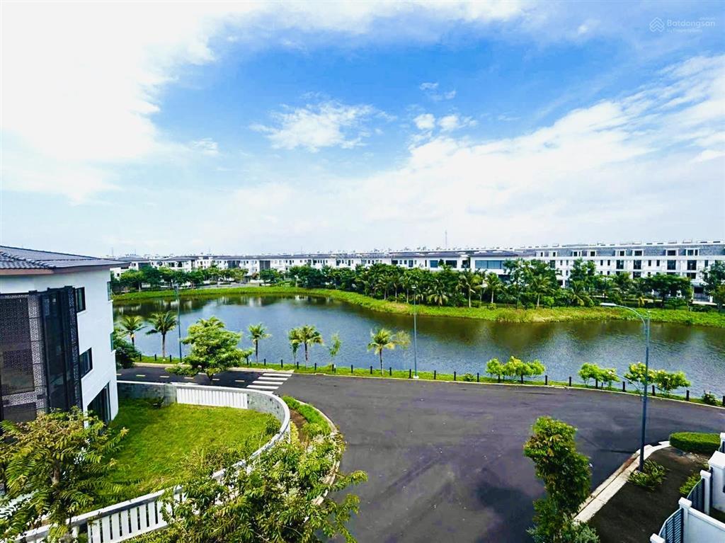 Không phải căn nào ở lavida cũng có vị trí này, ngang 6m, view biệt thự, gần cụm tiện ích, sổ sẵn
