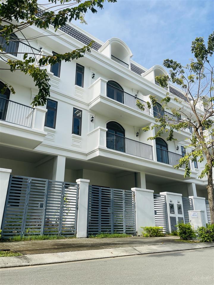Không phải căn nào ở lavida cũng có vị trí này, ngang 6m, view biệt thự, gần cụm tiện ích, sổ sẵn