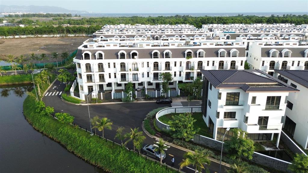 Không phải căn nào ở lavida cũng có vị trí này, ngang 6m, view biệt thự, gần cụm tiện ích, sổ sẵn