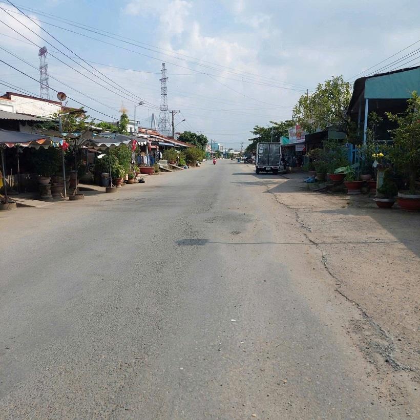 CHÍNH CHỦ CẦN TIỀN, BÁN GẤP GẤP NGÔI NHÀ ĐẦY TÂM HUYẾT . Nhà còn rất mới, hành nghề thẩm