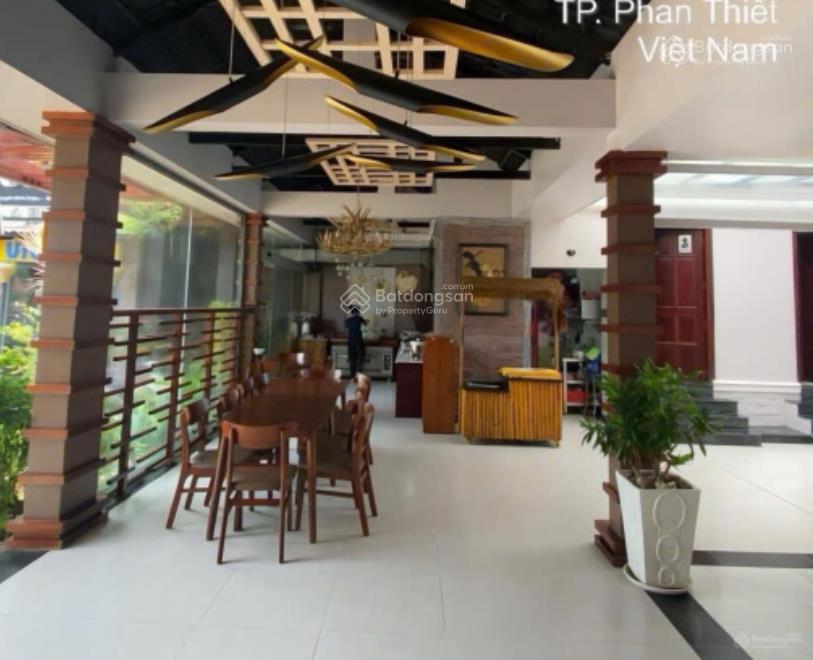 Resort trung tâm khu phố tây  doanh thu ổn định  chính chủ kẹt tiền cần bán gấp