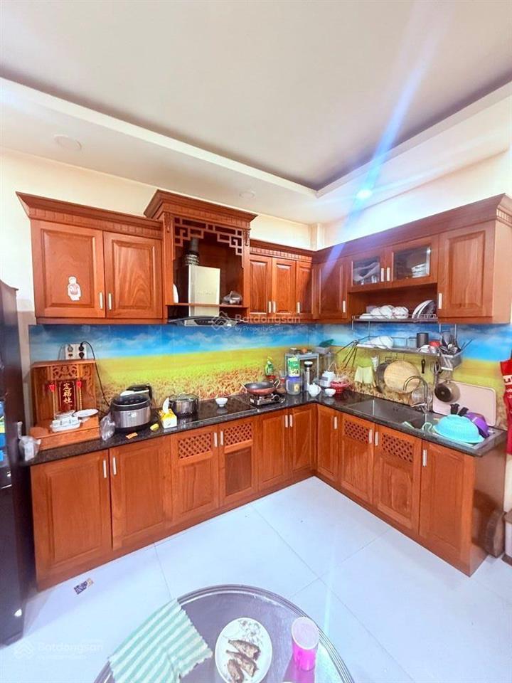 Nhà đẹp 3t/60m ngay khu chợ vải tân phú hxh thông nguyễn sơn