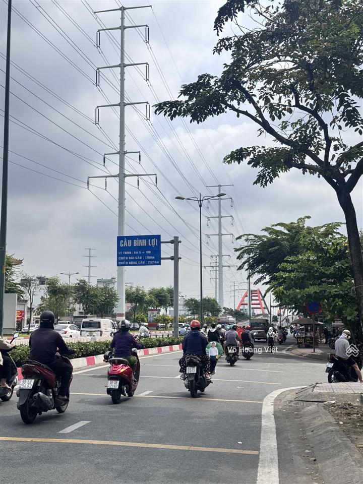 Nhà 5 tầng, hẻm ô tô  nơ trang long  bình thạnh  cách phạm văn đồng 500m  vị trí đẹp.