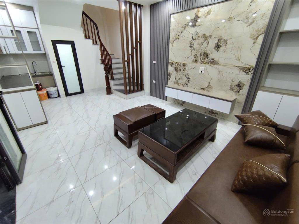 Yên nghĩa  vài bước ra chợ  đi bộ bến xe & tàu điện   dt 32m², xây 5 tầng, phòng rộng