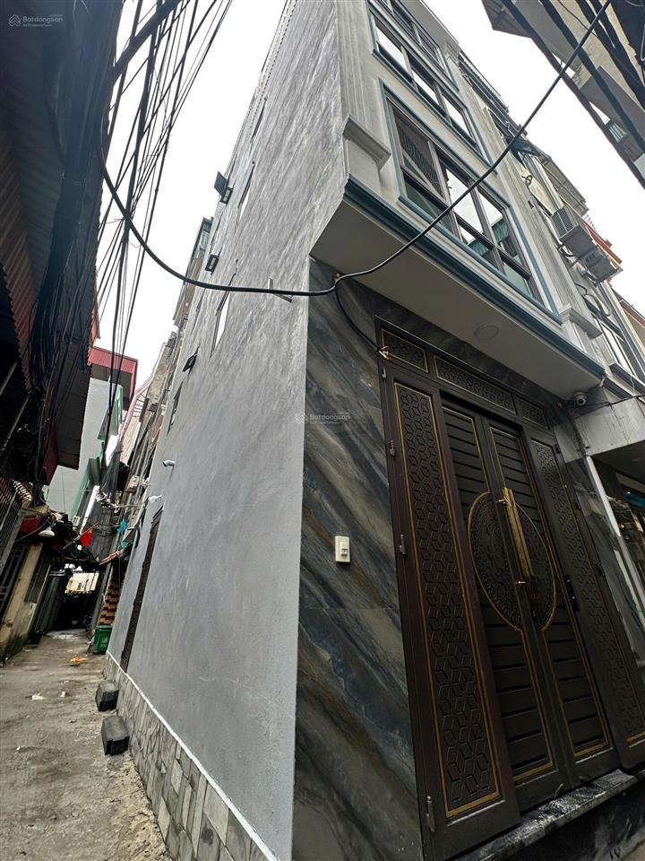 Đi xem xong mới hiểu vì sao căn này được săn tìm! giữa phố xốm, rất hiếm có căn nhà 5 tầng