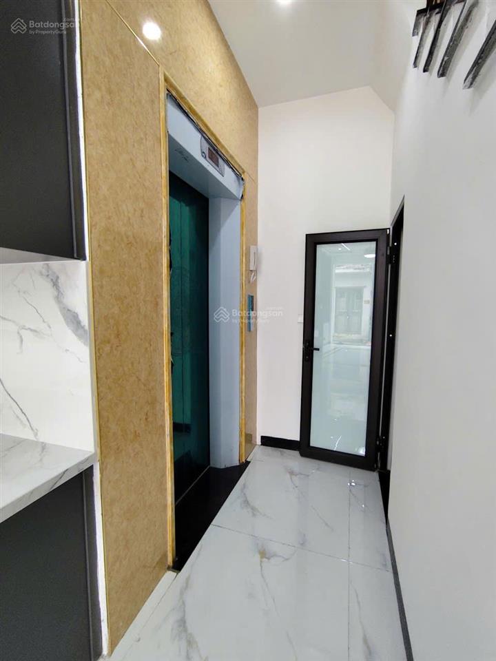 Thang máy + ô tô tải đỗ cửa = nhà yên nghĩa quanh 6 tỷ có gì
