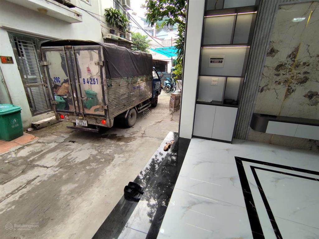 Thang máy + ô tô tải đỗ cửa = nhà yên nghĩa quanh 6 tỷ có gì