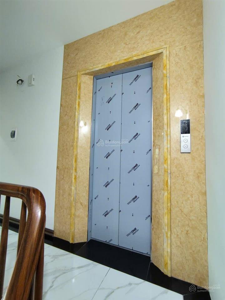 Thang máy + ô tô tải đỗ cửa = nhà yên nghĩa quanh 6 tỷ có gì