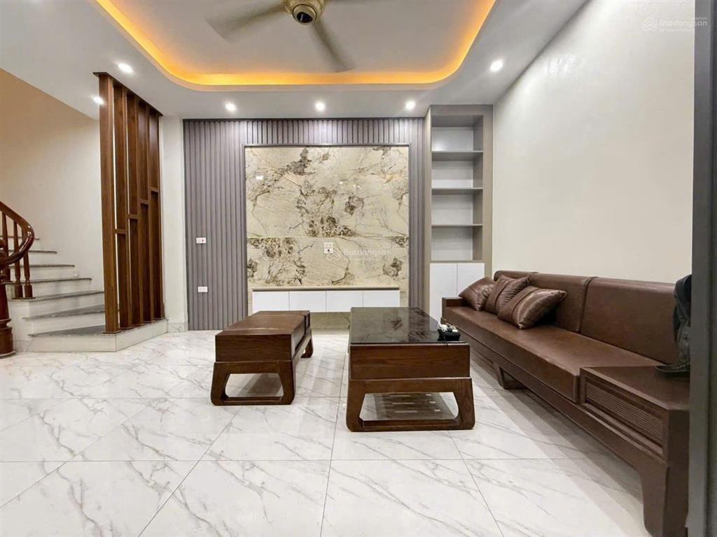 Nhà gần bến xe & tàu điện, hiếm gặp, full nội thất, xách vali về ở