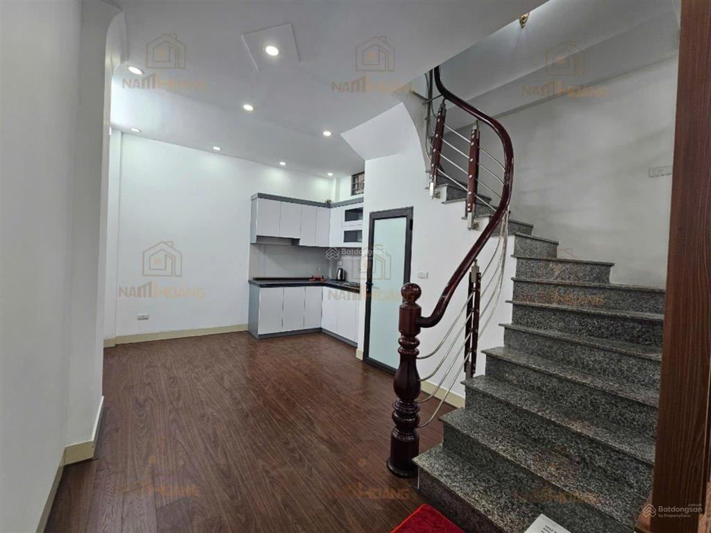Trung tâm phố xốm, 34m2 x 4 tầng full nội thất cách mặt ngõ ô tô thông 10m ra phố