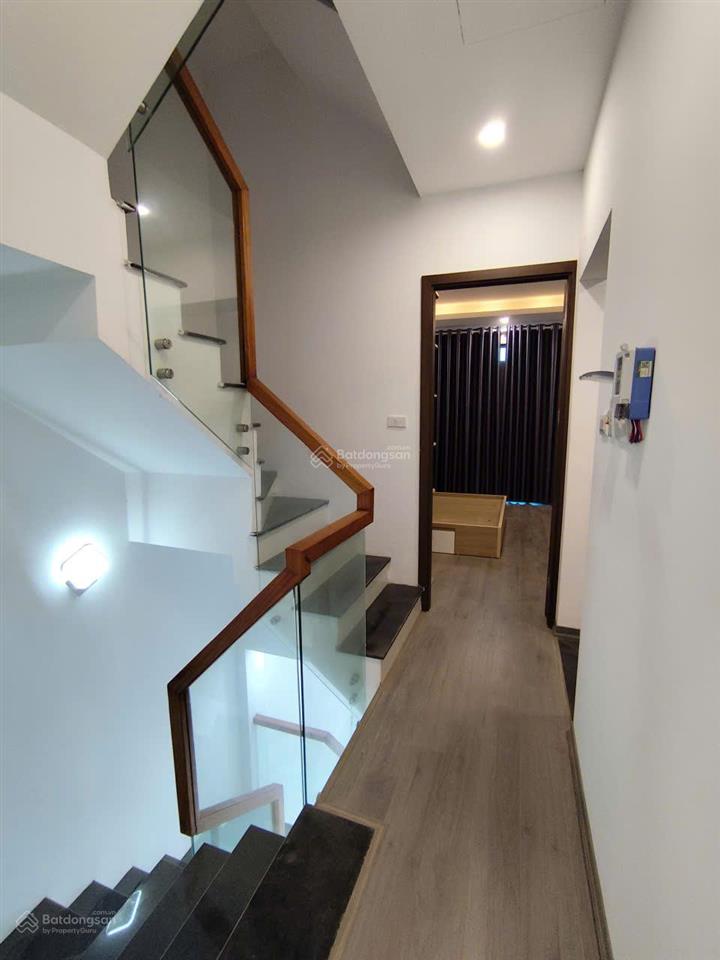Nhà yên nghĩa cách bến xe chỉ vài trăm mét nhà đẹp full điều hòa, giá chỉ 6,9 tỷ 0978 547 ***