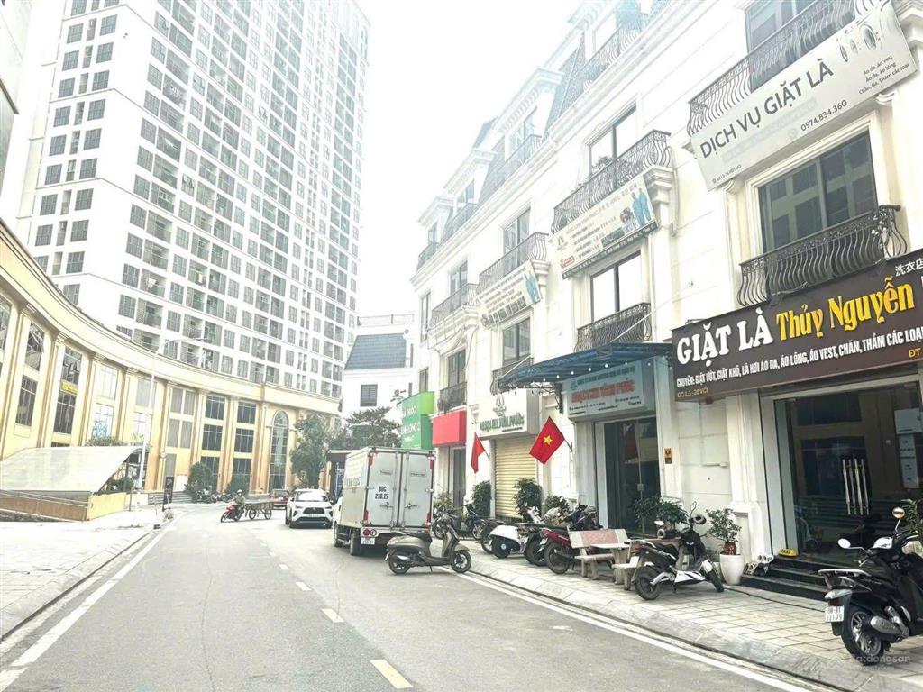 Sổ đỏ sẵn, bán nhanh nhà 4 tầng kinh doanh đẹp tại vci giá rẻ 0986 164 ***