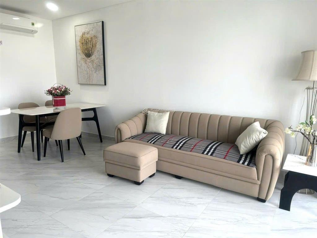 Cho thuê gấp căn hộ cao cấp 2pn2wc  72m². giá chỉ 14,5 triệu / tháng tại sky89