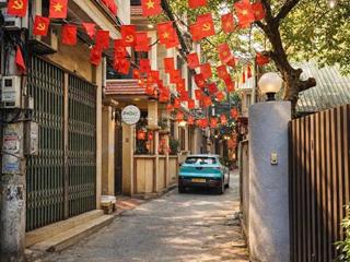 Bán nhà ngõ 401 xuân đỉnh cạnh ngoại giao đoàn, ô tô qua cổng, thang máy, 30m2. 5 tầng mt 5m. 8,7 t