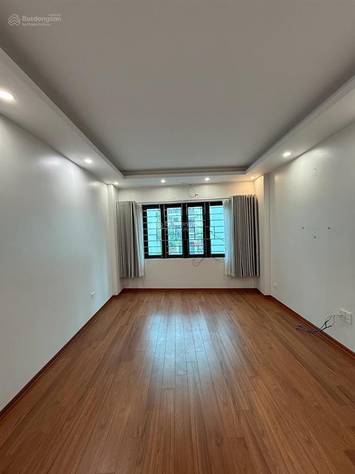 Bán nhà an dương vương 9 tỷ ở luôn, ngõ 163, gần ô tô, thoáng, gần trường học 30m2, 5 tầng, mt 4m