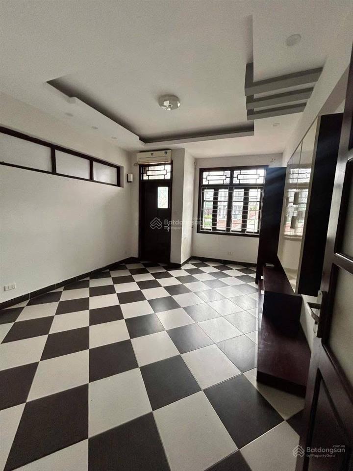 Bán nhà ngõ 656 lạc long quân 27,8 tỷ cạnh lotte và hồ tây 1 nhà ra phố vf3 đỗ cửa 73m2 6 tầng