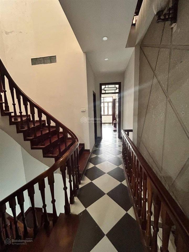 Bán nhà ngõ 656 lạc long quân 27,8 tỷ cạnh lotte và hồ tây 1 nhà ra phố vf3 đỗ cửa 73m2 6 tầng