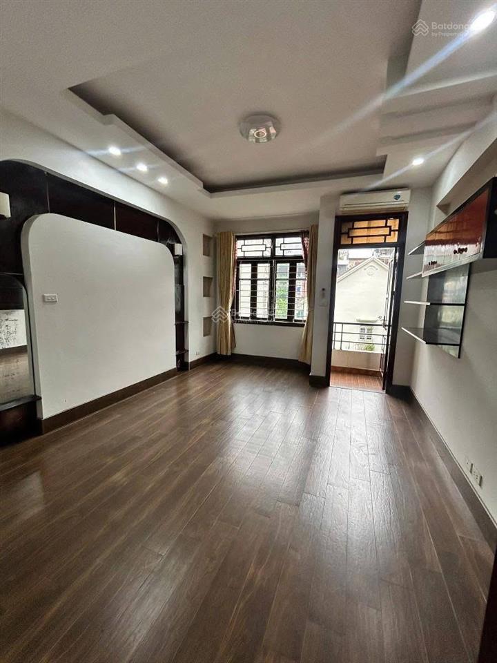 Bán nhà ngõ 656 lạc long quân 27,8 tỷ cạnh lotte và hồ tây 1 nhà ra phố vf3 đỗ cửa 73m2 6 tầng