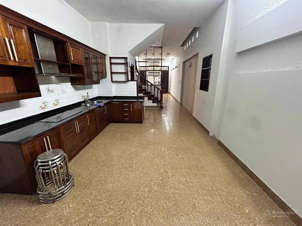 Bán nhà ngõ 656 lạc long quân 27,8 tỷ cạnh lotte và hồ tây 1 nhà ra phố vf3 đỗ cửa 73m2 6 tầng