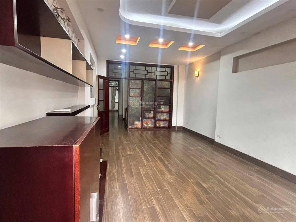 Bán nhà ngõ 656 lạc long quân 27,8 tỷ cạnh lotte và hồ tây 1 nhà ra phố vf3 đỗ cửa 73m2 6 tầng