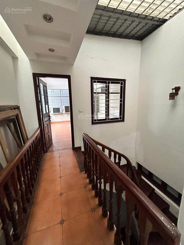 Bán nhà ngõ 656 lạc long quân 27,8 tỷ cạnh lotte và hồ tây 1 nhà ra phố vf3 đỗ cửa 73m2 6 tầng