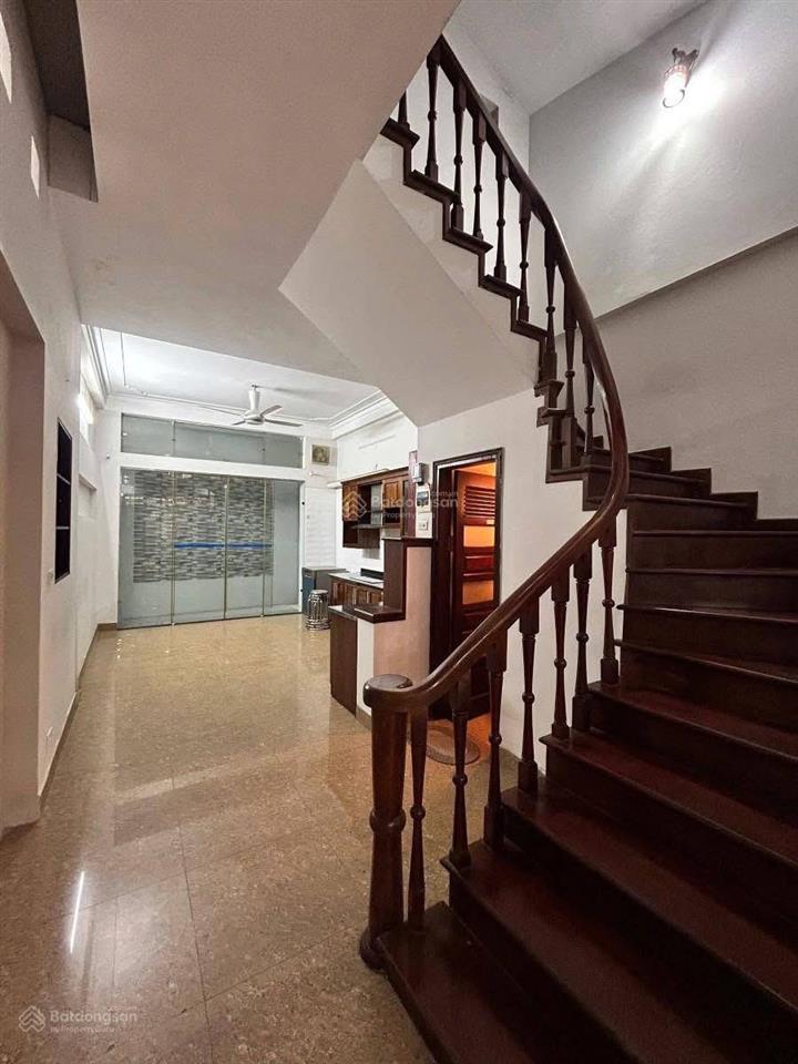 Bán nhà ngõ 656 lạc long quân 27,8 tỷ cạnh lotte và hồ tây 1 nhà ra phố vf3 đỗ cửa 73m2 6 tầng