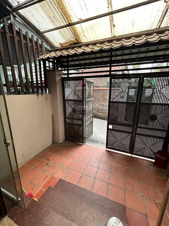 Bán nhà ngõ 656 lạc long quân 27,8 tỷ cạnh lotte và hồ tây 1 nhà ra phố vf3 đỗ cửa 73m2 6 tầng