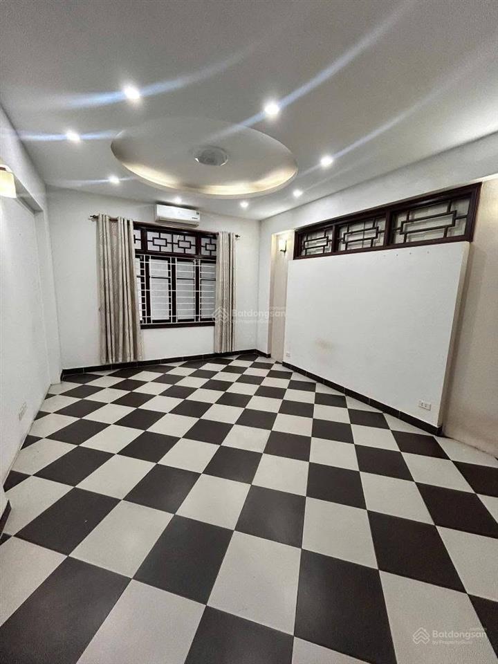 Bán nhà ngõ 656 lạc long quân 27,8 tỷ cạnh lotte và hồ tây 1 nhà ra phố vf3 đỗ cửa 73m2 6 tầng