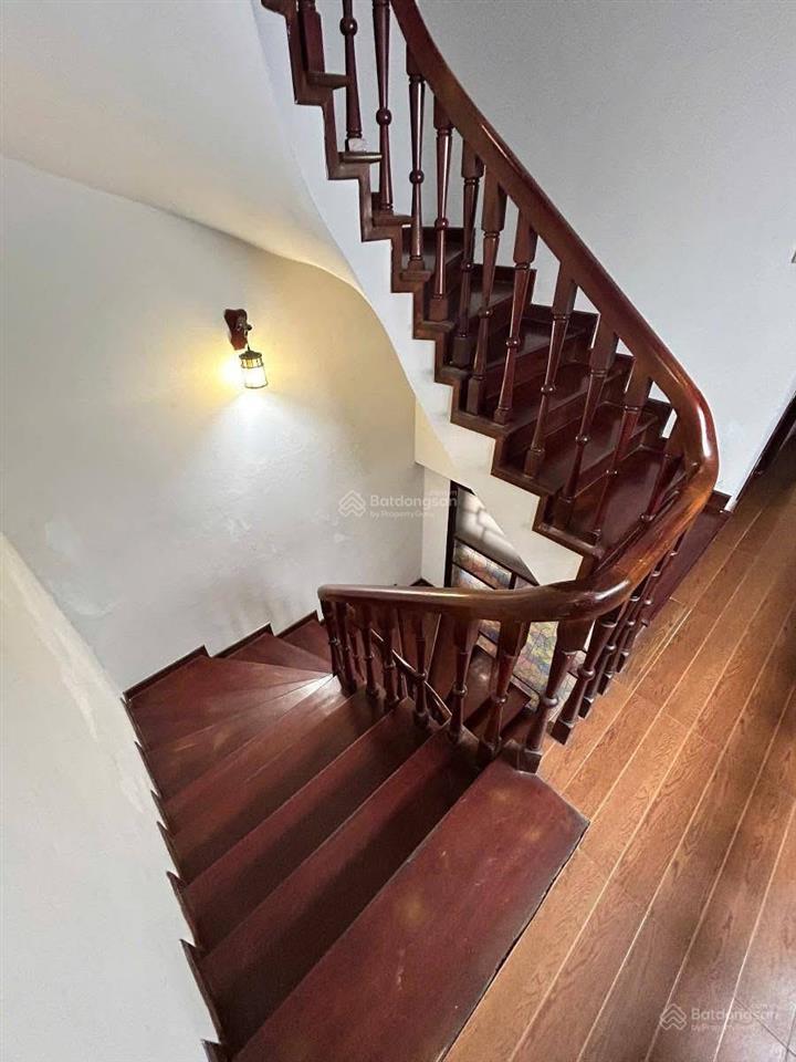 Bán nhà ngõ 656 lạc long quân 27,8 tỷ cạnh lotte và hồ tây 1 nhà ra phố vf3 đỗ cửa 73m2 6 tầng