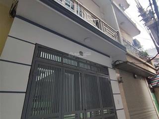 Bán nhà ngõ 565 lạc long quân 10 tỷ ở luôn cách phố 100m ô tô nhỏ vào nhà 32m2 mt 3,6m