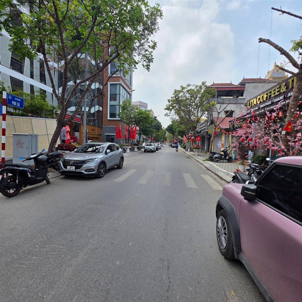 Bán đất mặt phố phú xá, phú thượng lô góc mặt tiền rộng vỉa hè ô tô tránh qh ổn định 197m2. 68,6 tỷ