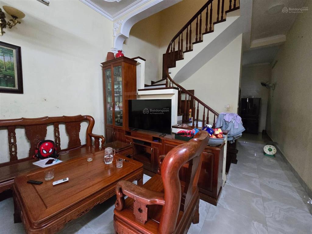 Bán nhà phú thượng, tây hồ 82m2 gần trường học các cấp. ngõ thông, ô tô vào nhà. 1 nhà ra phố 25 tỷ