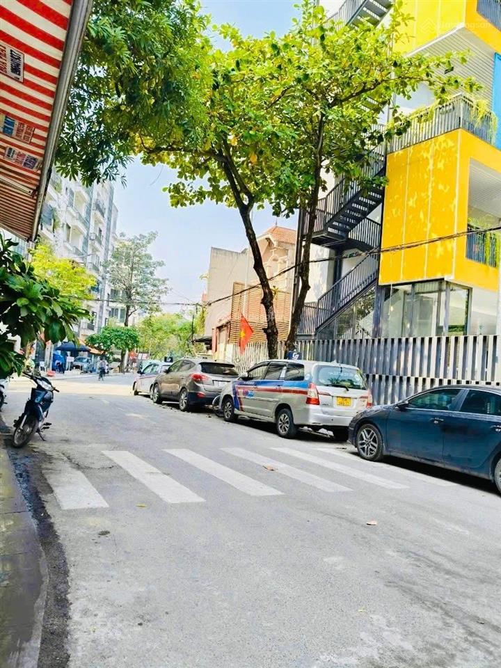 Bán nhà phú thượng, tây hồ 82m2 gần trường học các cấp. ngõ thông, ô tô vào nhà. 1 nhà ra phố 25 tỷ