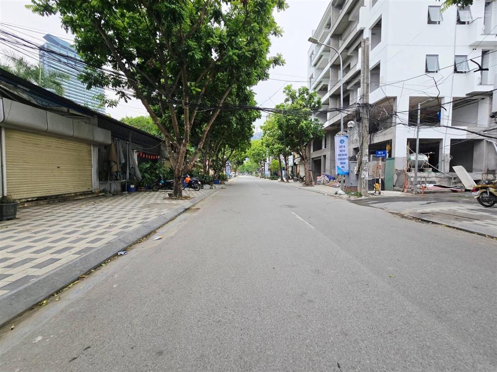 Bán nhà phú thượng, tây hồ 82m2 gần trường học các cấp. ngõ thông, ô tô vào nhà. 1 nhà ra phố 25 tỷ