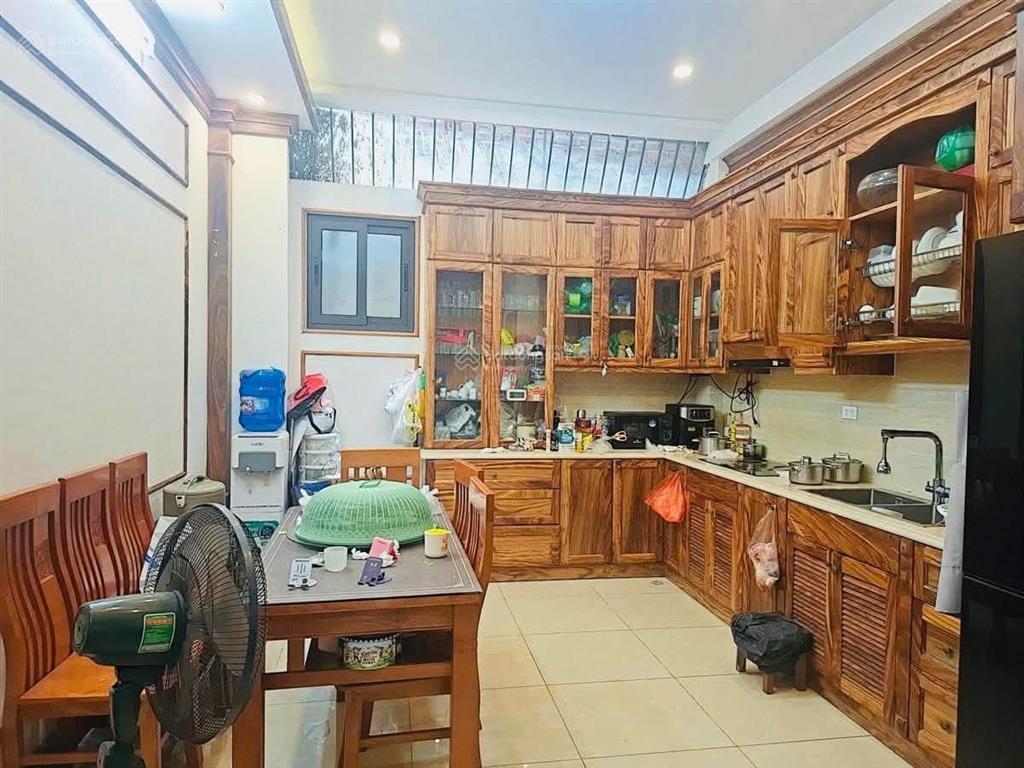 Bán nhà xuân đỉnh ngõ to sân rộng cực gần phố đoạn đầu giáp xuân la ô tô đỗ cổng 43m2 5 tầng 9,5 ty