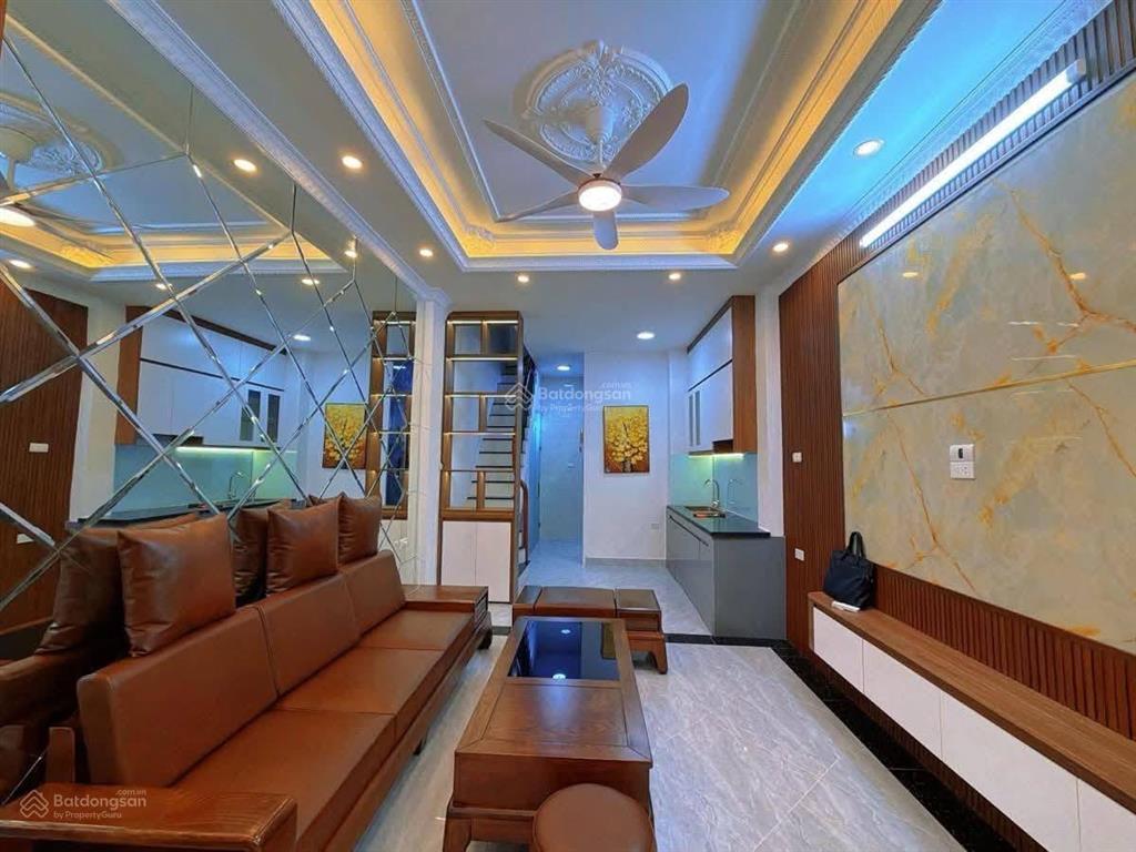 Bán nhà ngõ 401 xuân đỉnh 8,7 tỷ ô tô qua cổng, thang máy, 30m2. 5 tầng mt 5m. nhà mới ở luôn