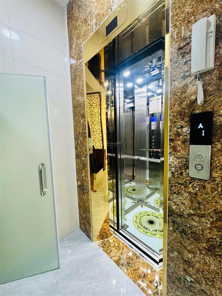 Bán nhà ngõ 401 xuân đỉnh 8,7 tỷ ô tô qua cổng, thang máy, 30m2. 5 tầng mt 5m. nhà mới ở luôn