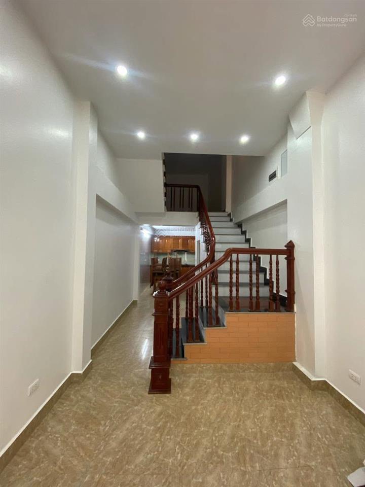 Nhà mặt ngõ 323 thuỵ phương, bắc từ liêm, 7,9 tỷ 37m2 trước nhà ô tô tránh nhau gần hồ điều hoà