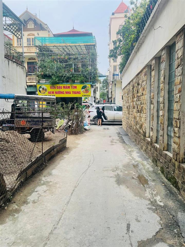 Nhà phú thượng tây hồ ô tô qua nhà. 11 pkk, thang máy 63m2 gần trường học các cấp. 1 nhà ra mặt phố