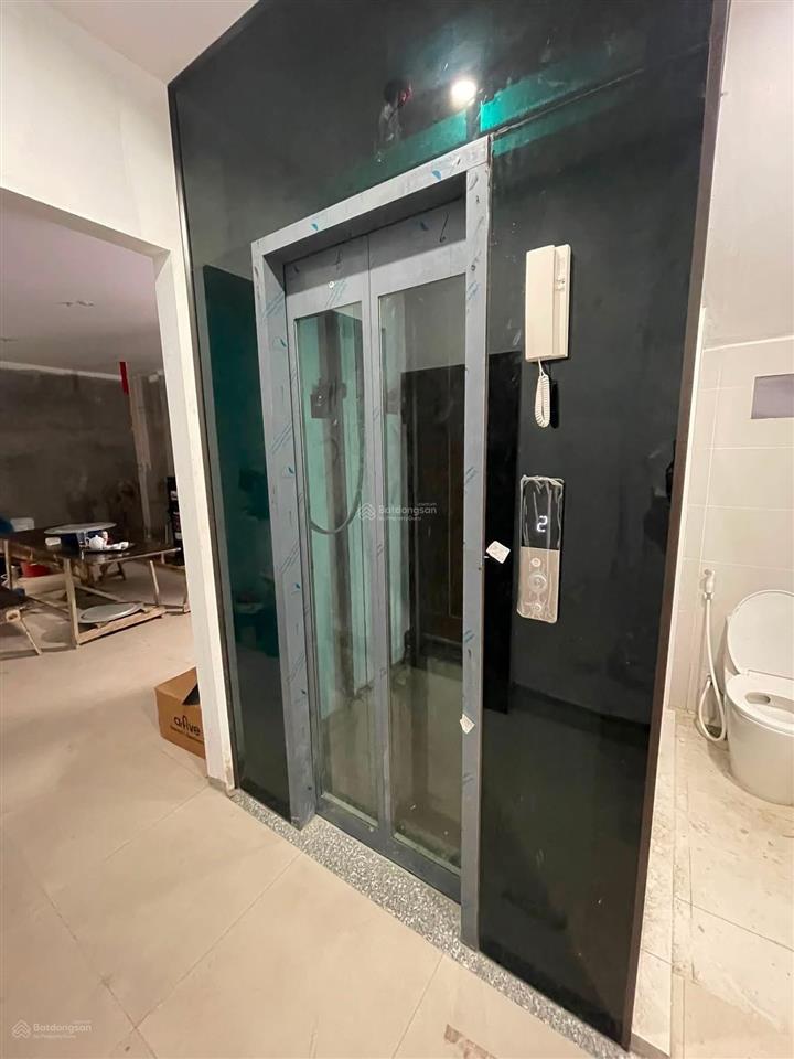 Nhà phú thượng tây hồ ô tô qua nhà. 11 pkk, thang máy 63m2 gần trường học các cấp. 1 nhà ra mặt phố