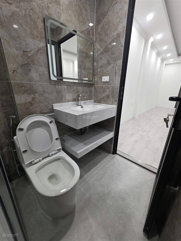 Nhà ngõ 353 an dương vương phú thượng nhìn sang noble crystal tây hồ 10m ra ô tô, thang máy 54m2 6t