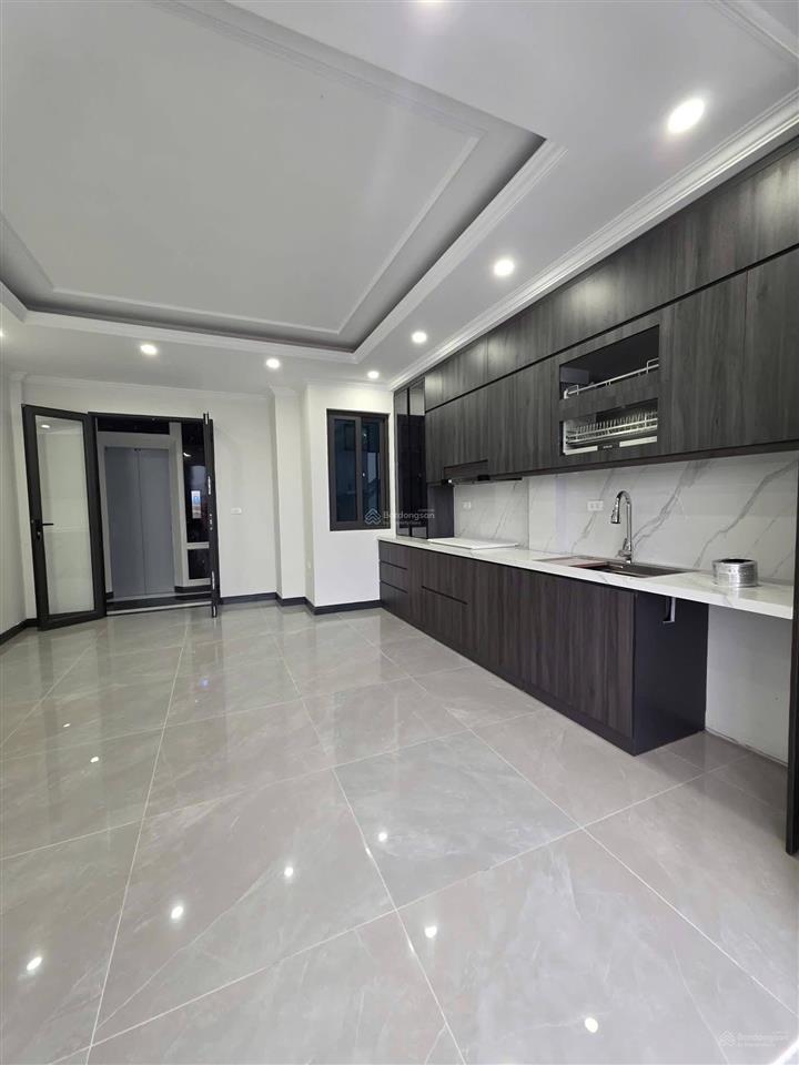 Nhà ngõ 353 an dương vương phú thượng nhìn sang noble crystal tây hồ 10m ra ô tô, thang máy 54m2 6t