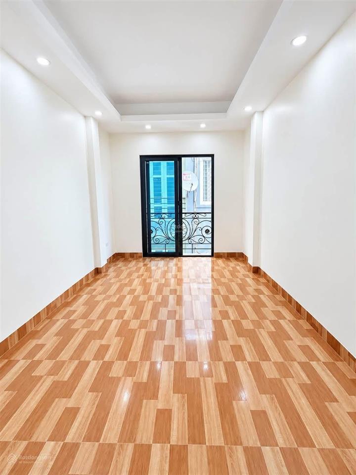 Nhà xuân đỉnh ngõ 335 thang máy 5 tầng 7,5 tỷ 3 ngủ khép kín đủ công năng. khách về ở luôn